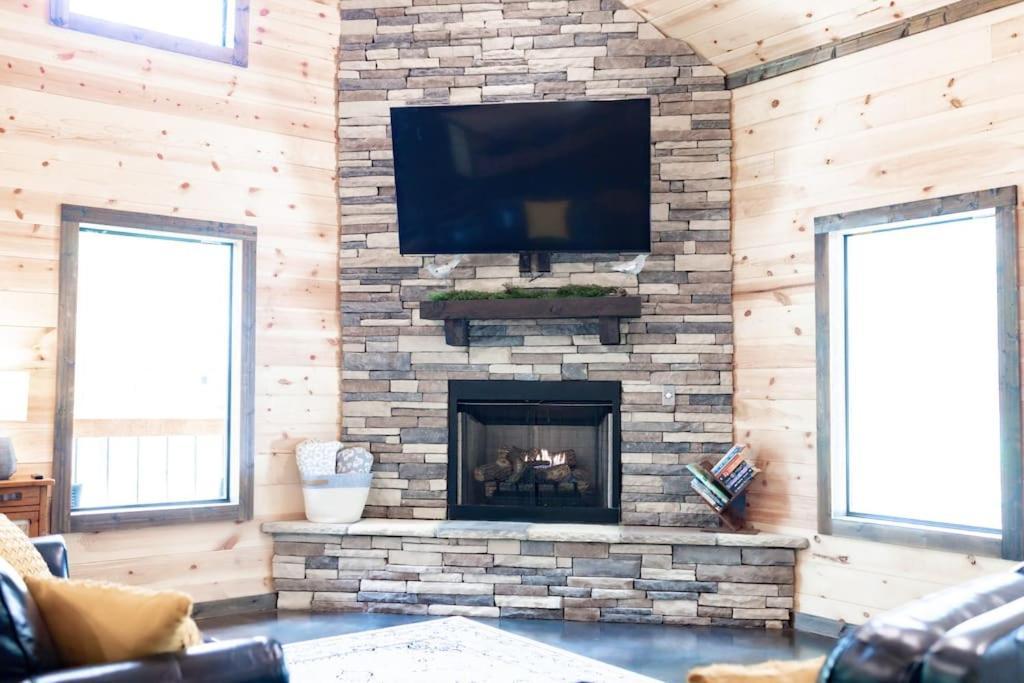 The Secluded Reset Button Cabin Броукън Боу Екстериор снимка